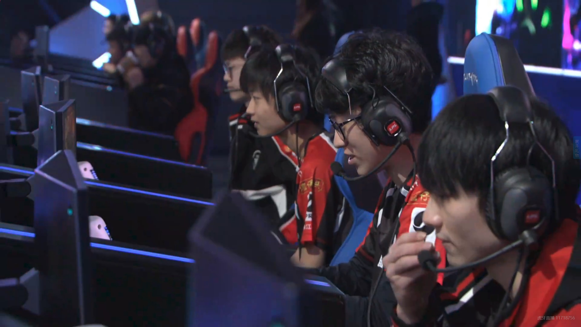 AYX-包含TheShy焦点对战，Scout与40激战巴黎圣日耳曼分钟，持续失利胜负难料！的词条