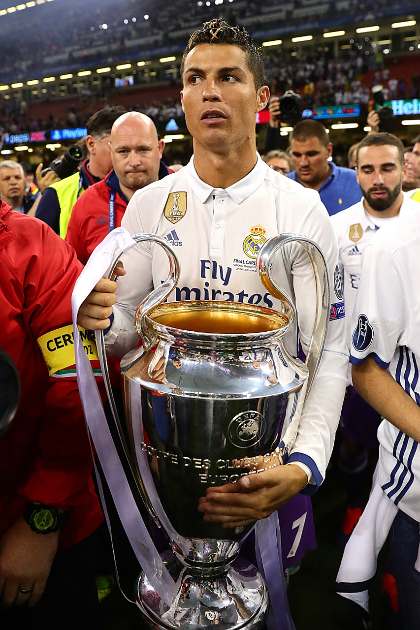 爱游戏体育-包含C罗回归赛场，挺进下一轮首场状态亮眼，FPX观众沸腾！的词条